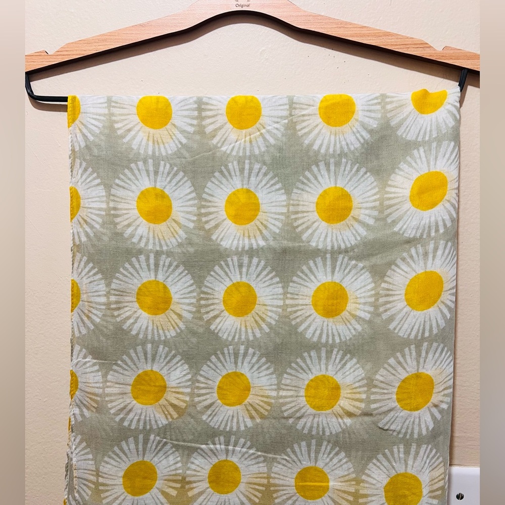 Floral Print Scarf 🌼